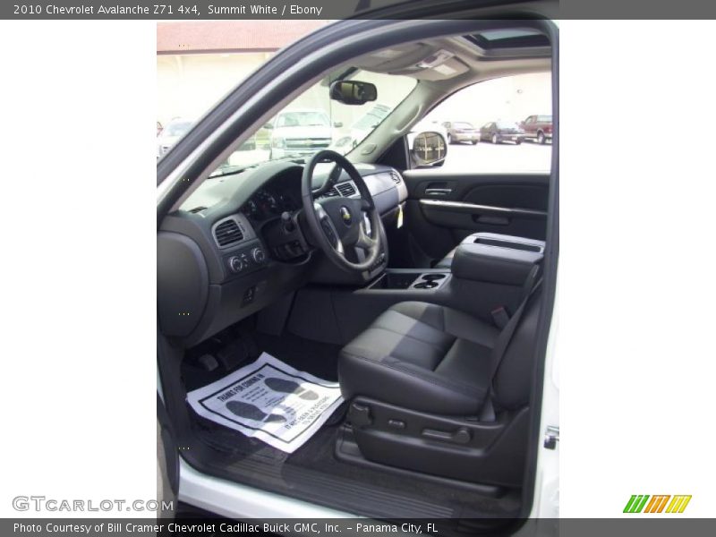 Summit White / Ebony 2010 Chevrolet Avalanche Z71 4x4