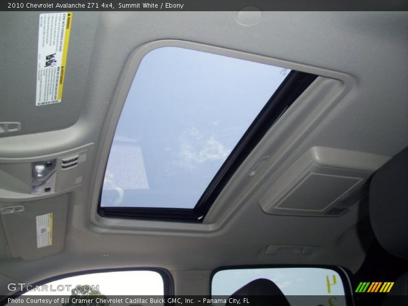 Summit White / Ebony 2010 Chevrolet Avalanche Z71 4x4
