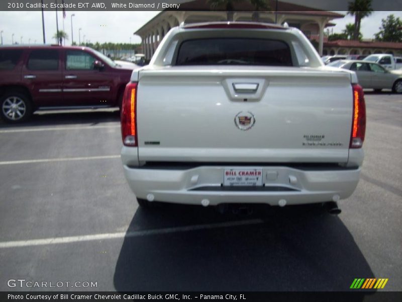 White Diamond / Ebony 2010 Cadillac Escalade EXT AWD