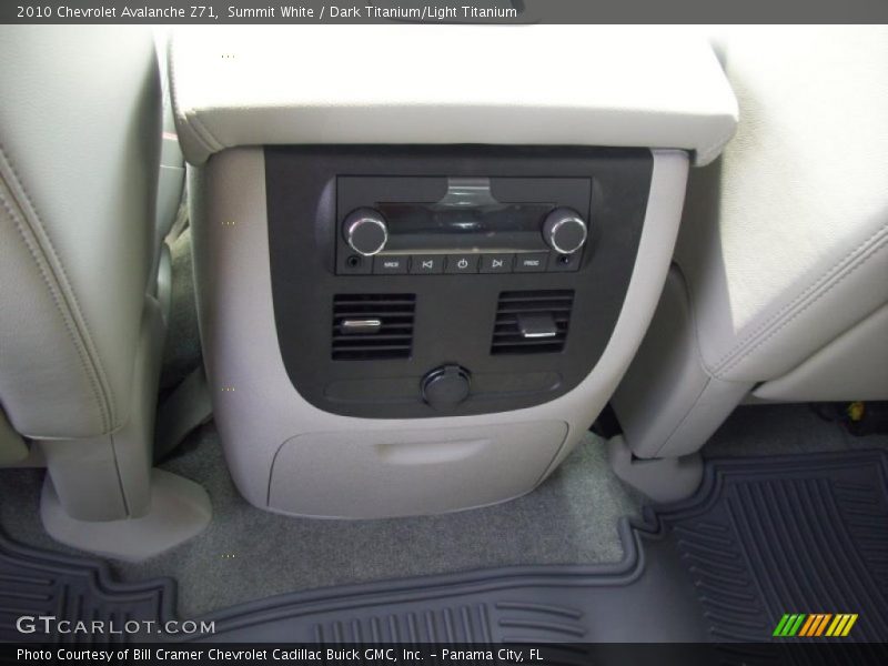 Summit White / Dark Titanium/Light Titanium 2010 Chevrolet Avalanche Z71