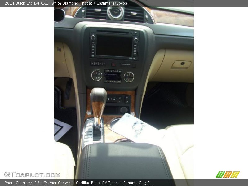 White Diamond Tricoat / Cashmere/Cocoa 2011 Buick Enclave CXL