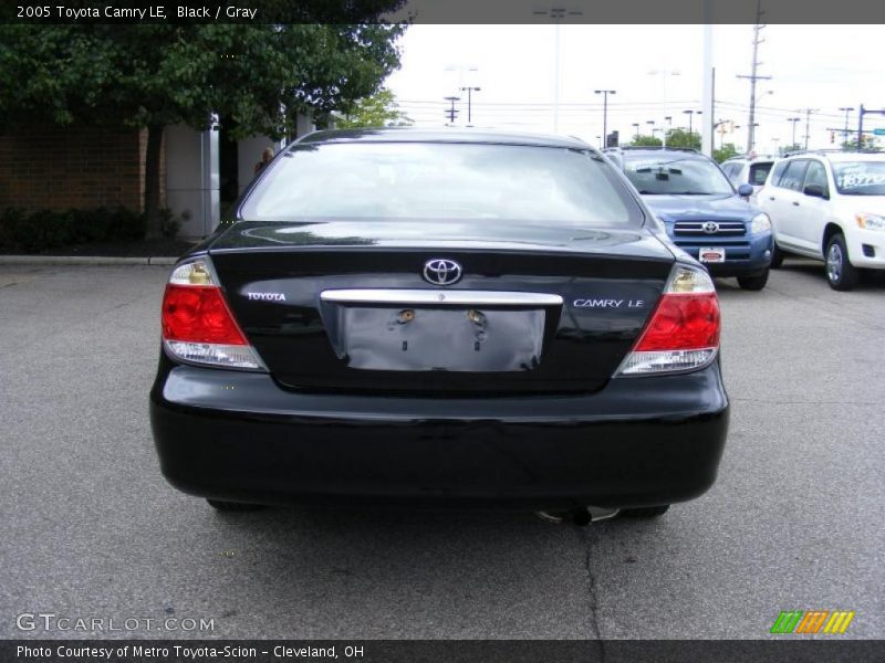 Black / Gray 2005 Toyota Camry LE