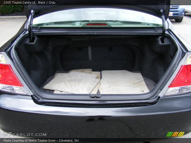 Black / Gray 2005 Toyota Camry LE