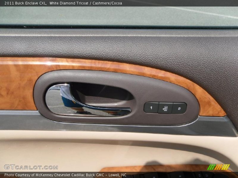 White Diamond Tricoat / Cashmere/Cocoa 2011 Buick Enclave CXL