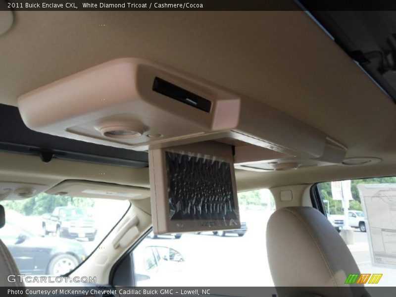 White Diamond Tricoat / Cashmere/Cocoa 2011 Buick Enclave CXL