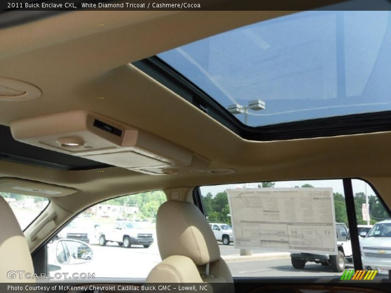 White Diamond Tricoat / Cashmere/Cocoa 2011 Buick Enclave CXL