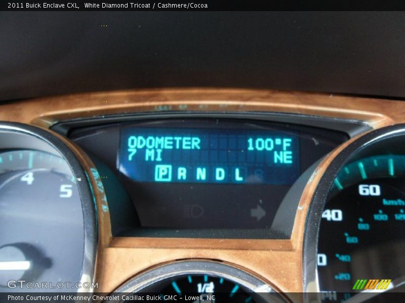 White Diamond Tricoat / Cashmere/Cocoa 2011 Buick Enclave CXL
