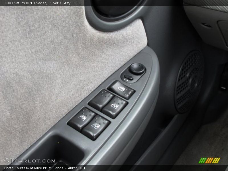 Silver / Gray 2003 Saturn ION 3 Sedan