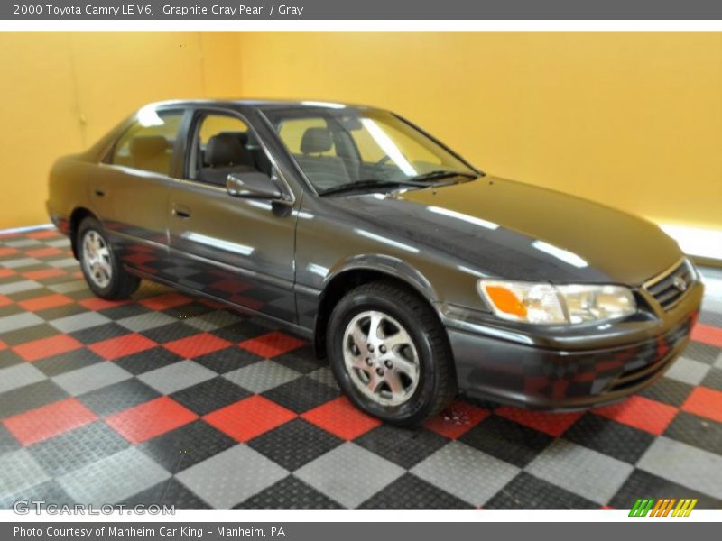 Graphite Gray Pearl / Gray 2000 Toyota Camry LE V6