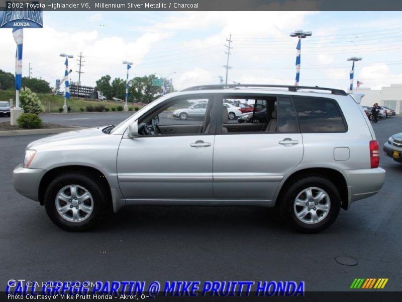 Millennium Silver Metallic / Charcoal 2002 Toyota Highlander V6