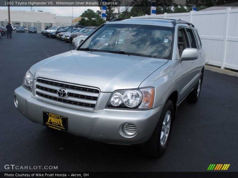 Millennium Silver Metallic / Charcoal 2002 Toyota Highlander V6