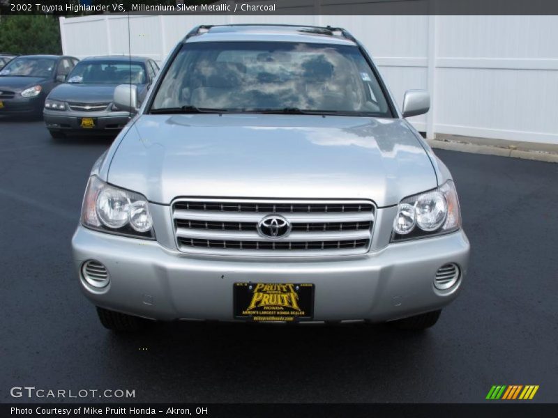 Millennium Silver Metallic / Charcoal 2002 Toyota Highlander V6