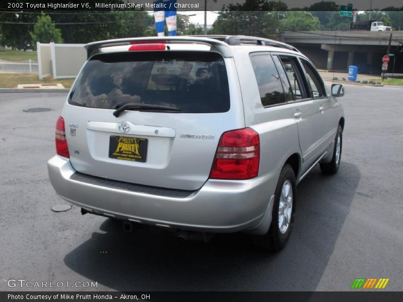 Millennium Silver Metallic / Charcoal 2002 Toyota Highlander V6