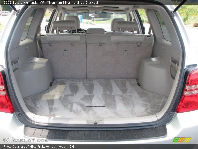 Millennium Silver Metallic / Charcoal 2002 Toyota Highlander V6