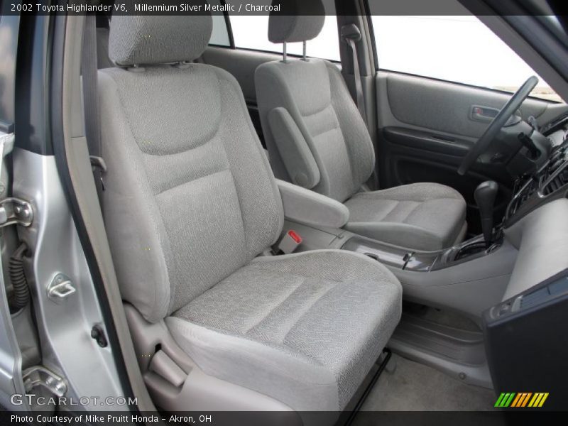 Millennium Silver Metallic / Charcoal 2002 Toyota Highlander V6