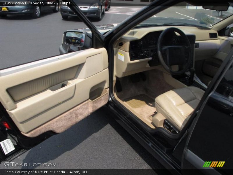 Black / Taupe 1997 Volvo 850 Sedan