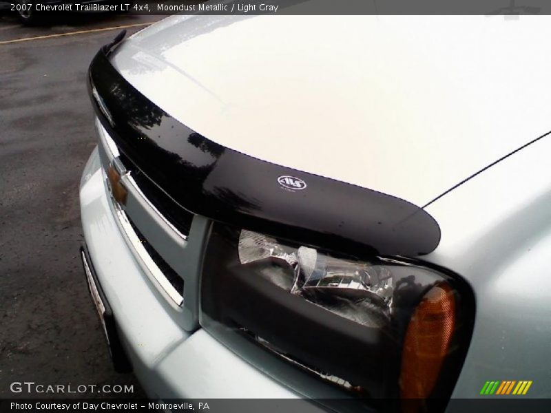 Moondust Metallic / Light Gray 2007 Chevrolet TrailBlazer LT 4x4