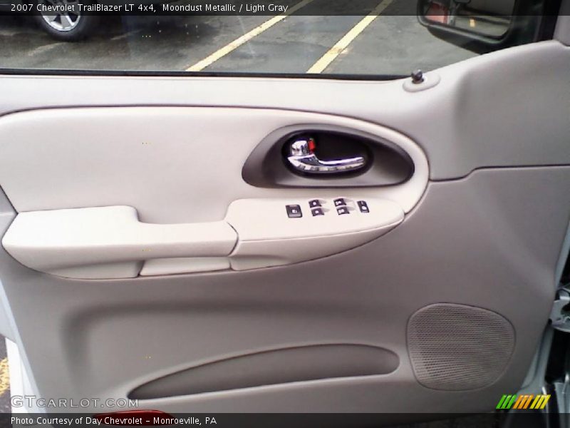 Moondust Metallic / Light Gray 2007 Chevrolet TrailBlazer LT 4x4