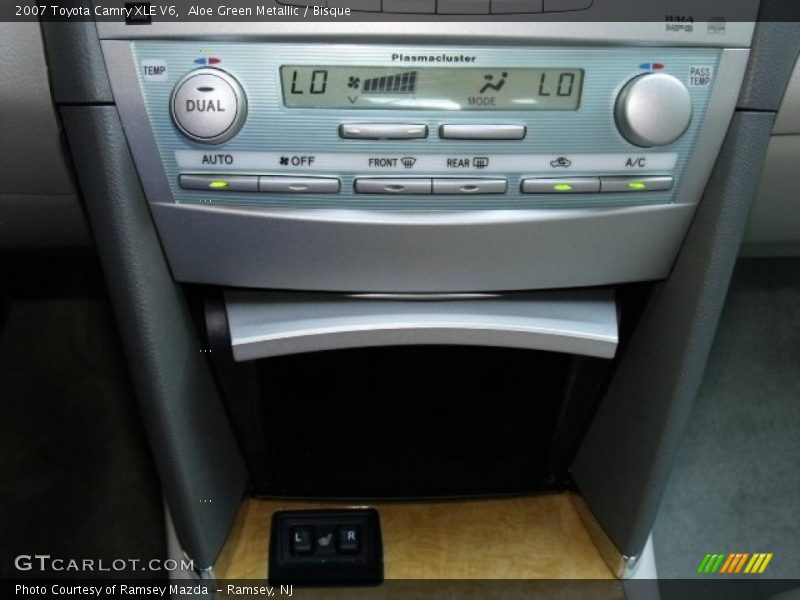 Aloe Green Metallic / Bisque 2007 Toyota Camry XLE V6
