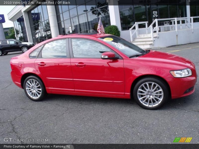 Passion Red / Off Black 2010 Volvo S40 2.4i