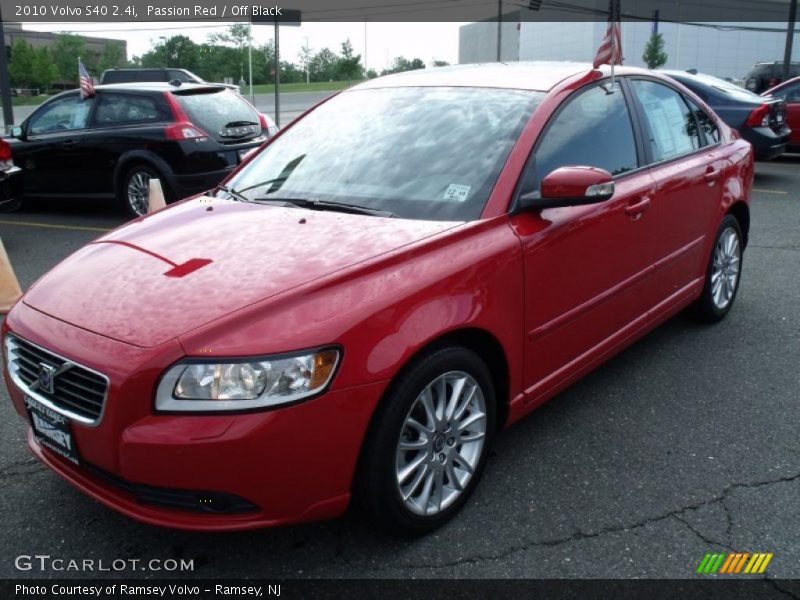 Passion Red / Off Black 2010 Volvo S40 2.4i