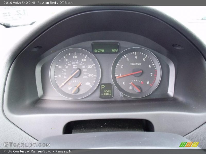 Passion Red / Off Black 2010 Volvo S40 2.4i