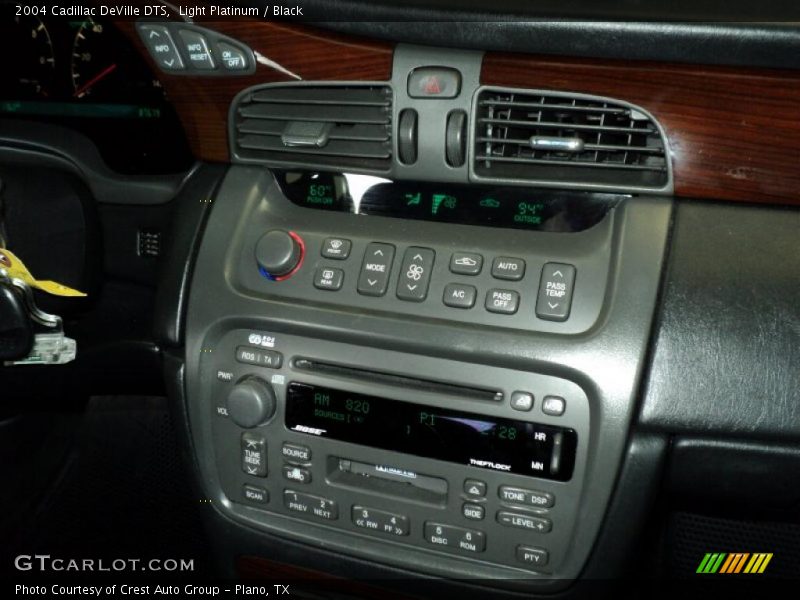 Light Platinum / Black 2004 Cadillac DeVille DTS