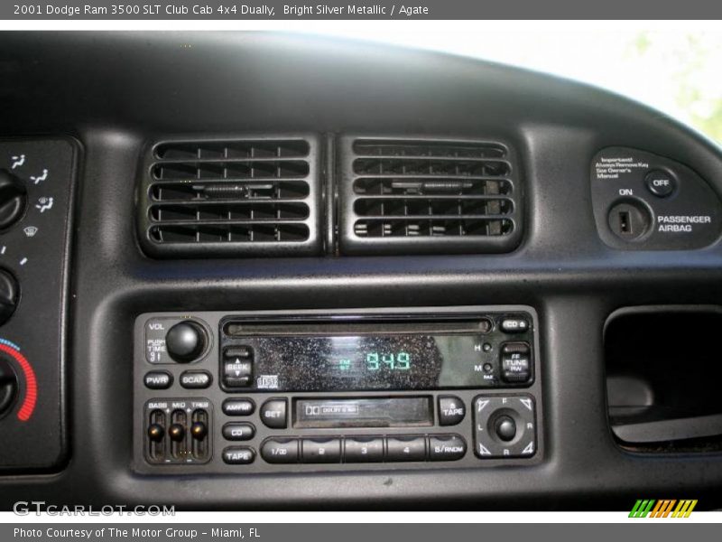 Bright Silver Metallic / Agate 2001 Dodge Ram 3500 SLT Club Cab 4x4 Dually