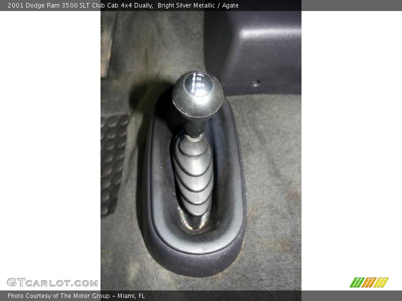 Bright Silver Metallic / Agate 2001 Dodge Ram 3500 SLT Club Cab 4x4 Dually