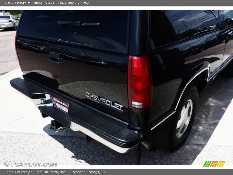 Onyx Black / Gray 1999 Chevrolet Tahoe LS 4x4
