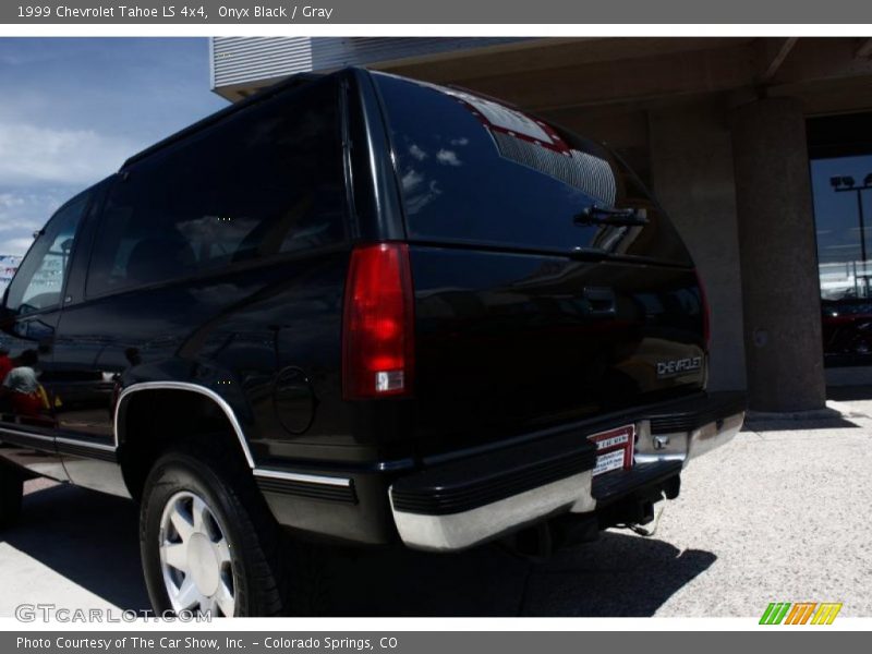Onyx Black / Gray 1999 Chevrolet Tahoe LS 4x4