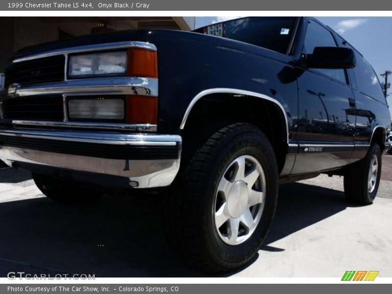 Onyx Black / Gray 1999 Chevrolet Tahoe LS 4x4