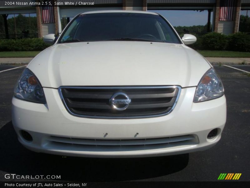 Satin White / Charcoal 2004 Nissan Altima 2.5 S