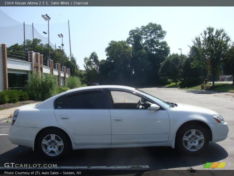 Satin White / Charcoal 2004 Nissan Altima 2.5 S