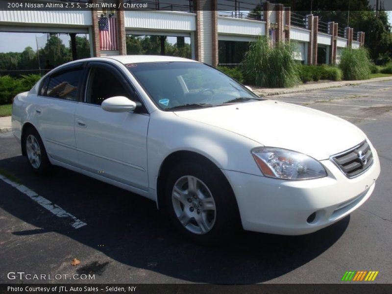 Satin White / Charcoal 2004 Nissan Altima 2.5 S