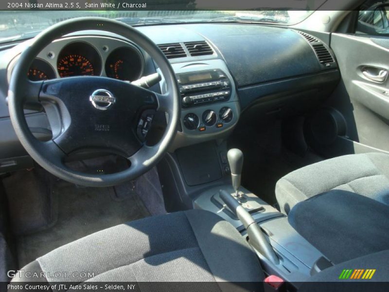 Satin White / Charcoal 2004 Nissan Altima 2.5 S