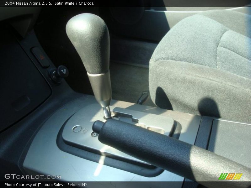 Satin White / Charcoal 2004 Nissan Altima 2.5 S