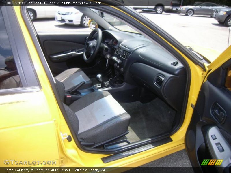 Sunburst Yellow / Black 2003 Nissan Sentra SE-R Spec V