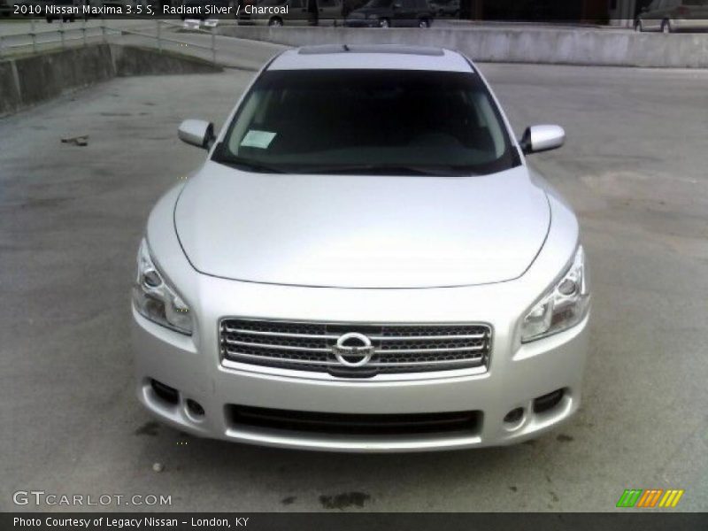Radiant Silver / Charcoal 2010 Nissan Maxima 3.5 S