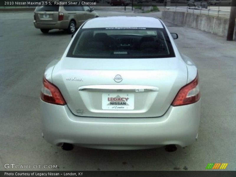Radiant Silver / Charcoal 2010 Nissan Maxima 3.5 S