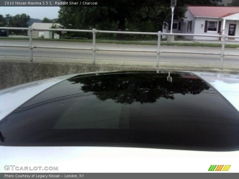 Radiant Silver / Charcoal 2010 Nissan Maxima 3.5 S