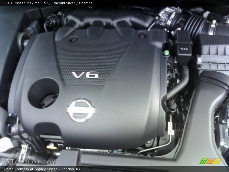Radiant Silver / Charcoal 2010 Nissan Maxima 3.5 S