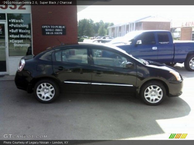 Super Black / Charcoal 2010 Nissan Sentra 2.0