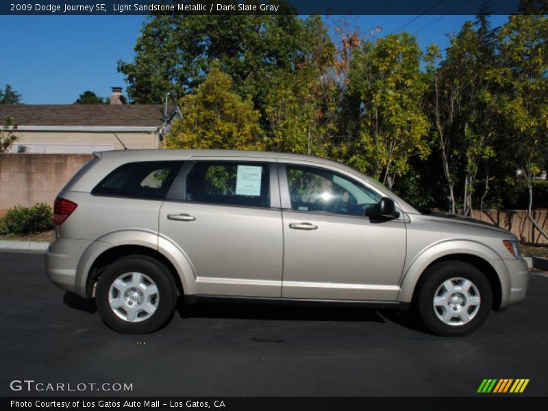 Light Sandstone Metallic / Dark Slate Gray 2009 Dodge Journey SE