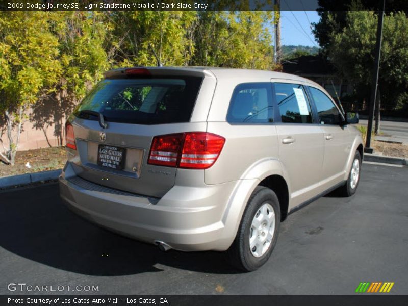 Light Sandstone Metallic / Dark Slate Gray 2009 Dodge Journey SE