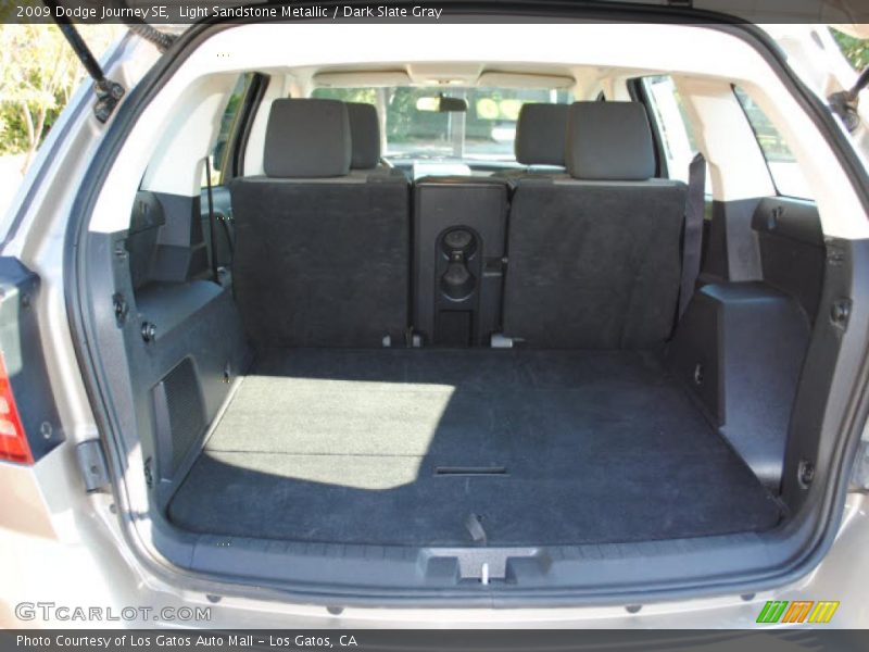 Light Sandstone Metallic / Dark Slate Gray 2009 Dodge Journey SE