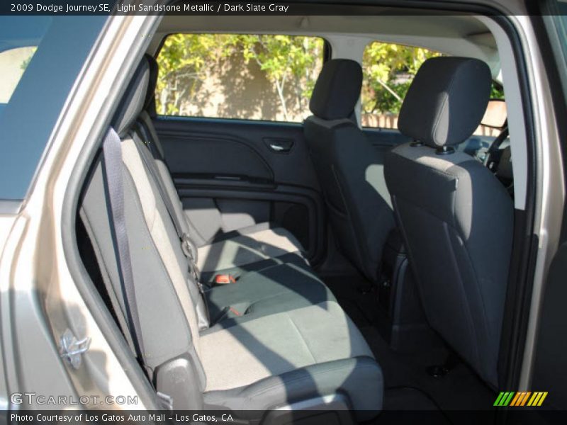 Light Sandstone Metallic / Dark Slate Gray 2009 Dodge Journey SE