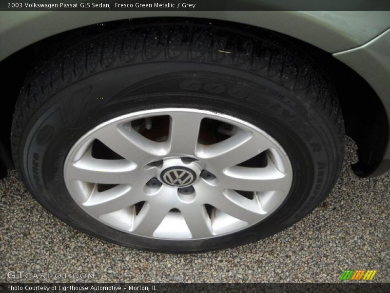 Fresco Green Metallic / Grey 2003 Volkswagen Passat GLS Sedan