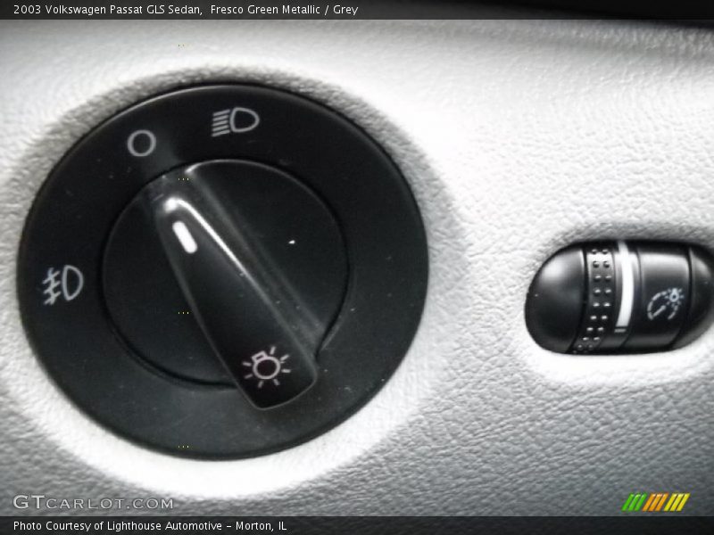 Fresco Green Metallic / Grey 2003 Volkswagen Passat GLS Sedan