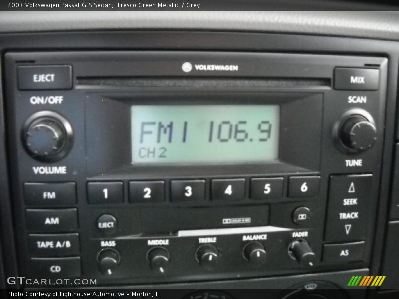 Fresco Green Metallic / Grey 2003 Volkswagen Passat GLS Sedan